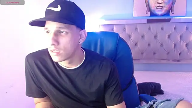 Snapshot of Jheidertwink chatting on 01/14/25, 03:32 Jheidertwink online show from 01/14/25, 03:32