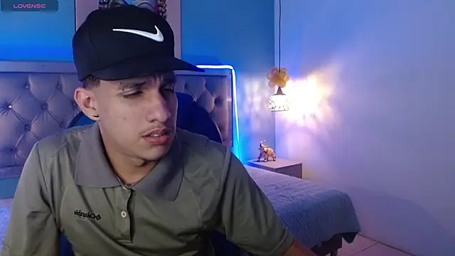 Snapshot of Jheidertwink chatting on 01/15/25, 03:22 Jheidertwink online show from 01/15/25, 03:22