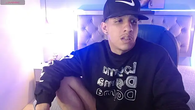 Snapshot of Jheidertwink chatting on 01/17/25, 07:30 Jheidertwink online show from 01/17/25, 07:30