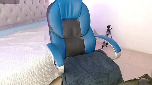 Snapshot of Jheidertwink chatting on 01/21/25, 04:05 Jheidertwink online show from 01/21/25, 04:05