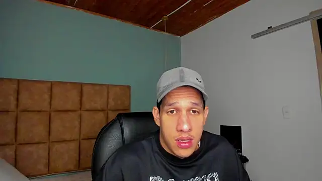 Snapshot of Jheidertwink chatting on 09/20/25, 12:39 Jheidertwink online show from 09/20/25, 12:39