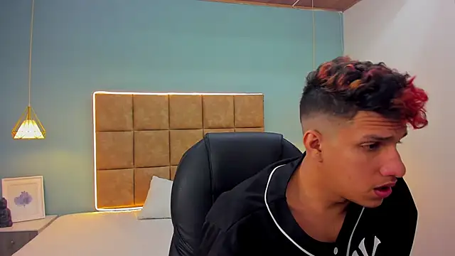 Snapshot of Jheidertwink chatting on 09/29/25, 12:32 Jheidertwink online show from 09/29/25, 12:32