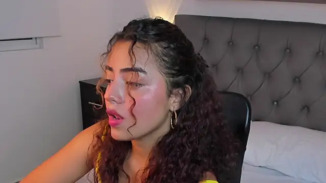 yaya23x online show from 02/13/25, 07:31