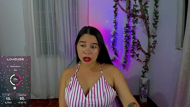 Snapshot of Eily__ chatting on 01/01/25, 01:04 Eily online show from 01/01/25, 01:04