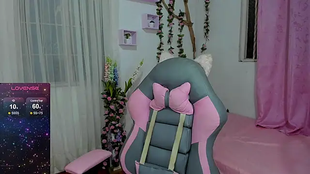 Snapshot of Eily__ chatting on 02/16/25, 02:31 Eily online show from 02/16/25, 02:31