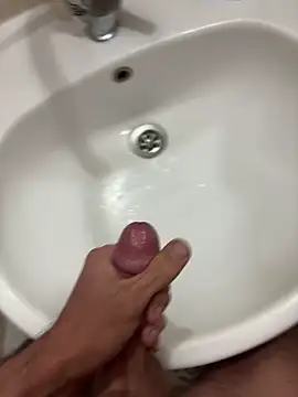 Snapshot of denizli18 chatting on 11/25/25, 07:25 denizli18 online show from 11/25/25, 07:25