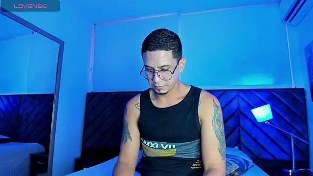 Snapshot of JoshMillerr_ chatting on 02/25/25, 06:09 JoshMillerr  online show from 02/25/25, 06:09