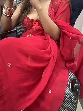 Snapshot of HoneyBearCpl chatting on 03/15/26, 03:40 HoneyBearCpl online show from 03/15/26, 03:40