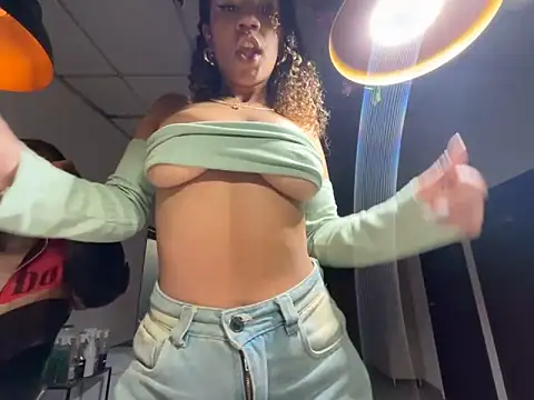 Snapshot of sade_jackson1 chatting on 03/17/26, 03:44 sade jackson1 online show from 03/17/26, 03:44