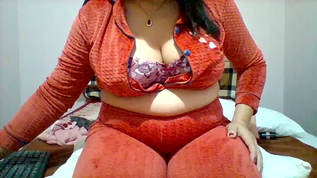 spicy loulou online show from 12/13/24, 08:26