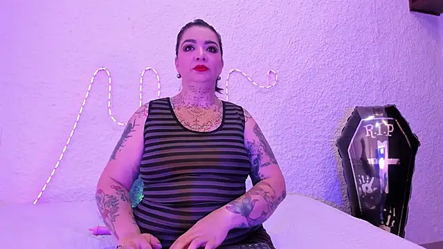 poisson ivy online show from 10/01/25, 08:37