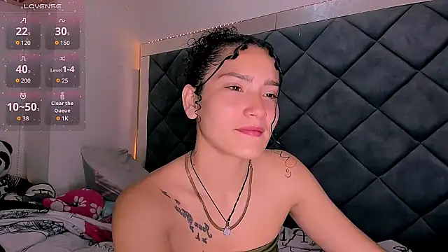 Nellyhills online show from 10/10/25, 12:04