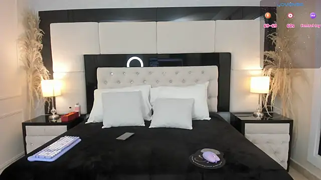 CarlaRossi  online show from 11/20/25, 07:57