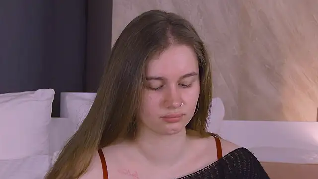 Snapshot of EllieHayes chatting on 03/13/26, 09:32 EllieHayes online show from 03/13/26, 09:32