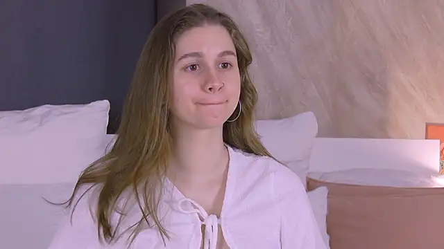 Snapshot of EllieHayes chatting on 03/14/26, 08:58 EllieHayes online show from 03/14/26, 08:58