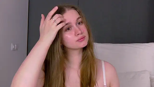 Snapshot of EllieHayes chatting on 06/11/26, 05:27 EllieHayes online show from 06/11/26, 05:27