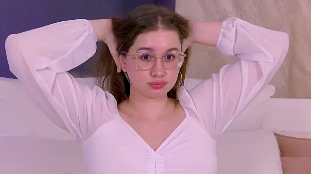 EllieHayes online show from 07/04/26, 01:56