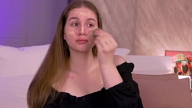 EllieHayes online show from 07/10/26, 10:56