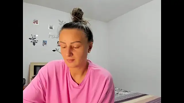 Snapshot of AudreyJoy chatting on 09/26/25, 11:36 AudreyJoy online show from 09/26/25, 11:36