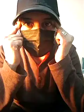 Snapshot of arabian82 chatting on 01/01/25, 10:35 arabian82 online show from 01/01/25, 10:35