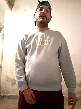 Snapshot of arabian82 chatting on 01/03/25, 06:03 arabian82 online show from 01/03/25, 06:03