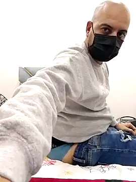 Snapshot of arabian82 chatting on 01/25/25, 05:19 arabian82 online show from 01/25/25, 05:19