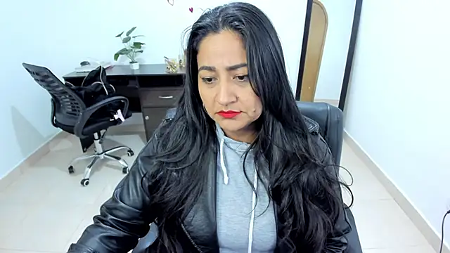 Adele Sweett online show from 02/15/25, 12:22