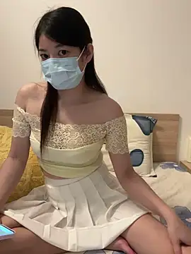 Snapshot of lululu-sweet chatting on 12/17/24, 04:32 lululu-sweet online show from 12/17/24, 04:32