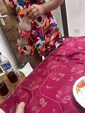 Snapshot of United3 chatting on 04/01/26, 06:27 United3 online show from 04/01/26, 06:27