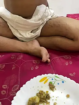 Snapshot of United3 chatting on 04/04/26, 10:35 United3 online show from 04/04/26, 10:35