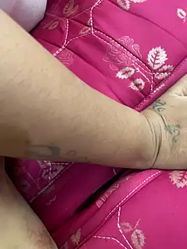 Snapshot of United3 chatting on 04/11/26, 09:13 United3 online show from 04/11/26, 09:13