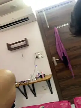 Snapshot of United3 chatting on 04/16/26, 08:48 United3 online show from 04/16/26, 08:48