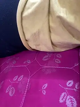 Snapshot of United3 chatting on 04/21/26, 09:04 United3 online show from 04/21/26, 09:04