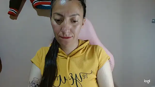 Snapshot of kaybabyhot chatting on 03/15/26, 04:24 kaybabyhot online show from 03/15/26, 04:24