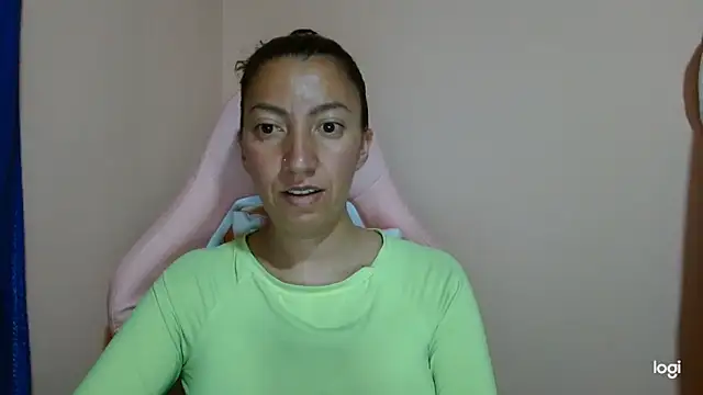 Snapshot of kaybabyhot chatting on 04/10/26, 04:12 kaybabyhot online show from 04/10/26, 04:12