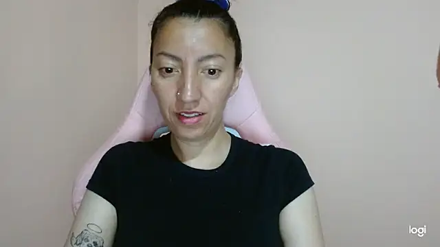 Snapshot of kaybabyhot chatting on 04/12/26, 01:05 kaybabyhot online show from 04/12/26, 01:05