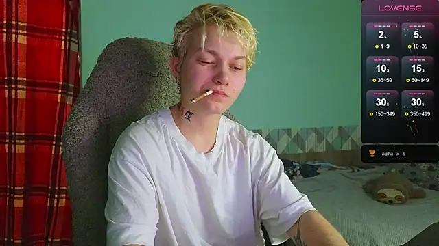 esajukyy online show from 12/17/24, 04:32