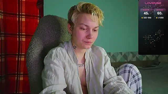 esajukyy online show from 12/19/24, 02:57