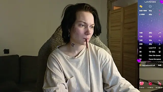 esajukyy online show from 02/26/26, 03:11