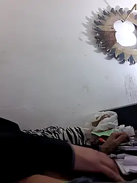 Snapshot of Cuming_Out chatting on 02/15/26, 06:59 Cuming Out online show from 02/15/26, 06:59