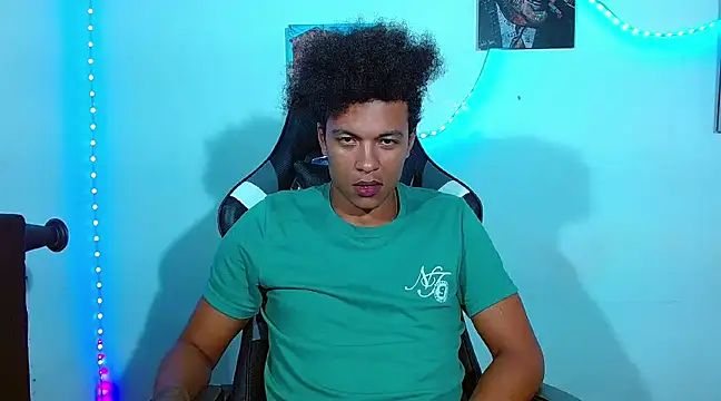 Snapshot of Black_Diamon_ chatting on 03/08/25, 08:55 Black Diamon online show from 03/08/25, 08:55