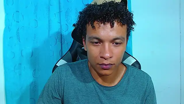 Snapshot of Black_Diamon_ chatting on 03/12/25, 07:57 Black Diamon online show from 03/12/25, 07:57