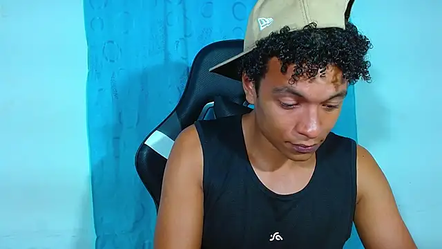 Snapshot of Black_Diamon_ chatting on 03/13/25, 07:09 Black Diamon online show from 03/13/25, 07:09