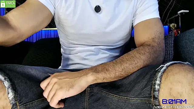 Snapshot of BEN_BLAZE chatting on 04/17/26, 01:03 BEN BLAZE online show from 04/17/26, 01:03