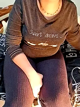 Snapshot of ShadiaStar chatting on 01/21/25, 10:41 ShadiaStar online show from 01/21/25, 10:41