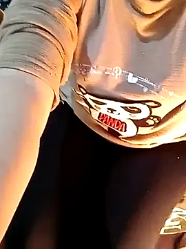 Snapshot of ShadiaStar chatting on 02/05/25, 07:10 ShadiaStar online show from 02/05/25, 07:10