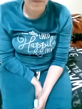 Snapshot of ShadiaStar chatting on 02/14/25, 11:42 ShadiaStar online show from 02/14/25, 11:42