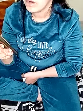 Snapshot of ShadiaStar chatting on 02/22/25, 03:03 ShadiaStar online show from 02/22/25, 03:03