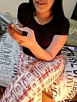 Snapshot of ShadiaStar chatting on 02/24/25, 11:30 ShadiaStar online show from 02/24/25, 11:30