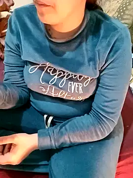 Snapshot of ShadiaStar chatting on 03/13/25, 08:43 ShadiaStar online show from 03/13/25, 08:43